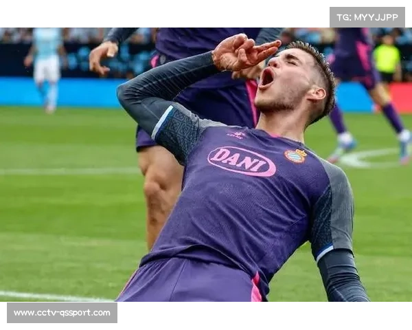 比利亚雷亚尔展现出强大战术纪律性与坚定执行力打造坚实防线